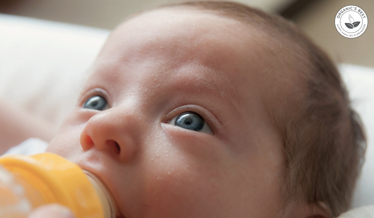 How Much Should a 1-Month-Old Eat? Breast Milk + Formula